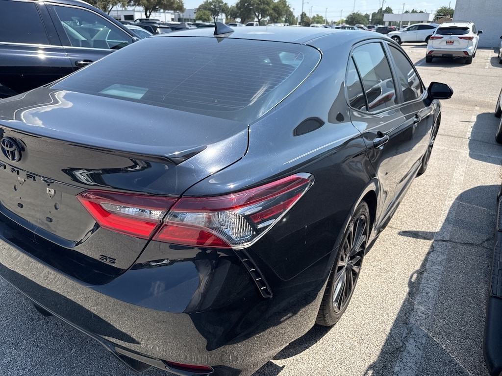 Used 2022 Toyota Camry Hybrid SE w/18-Inch Machined Finish Alloy Sedan