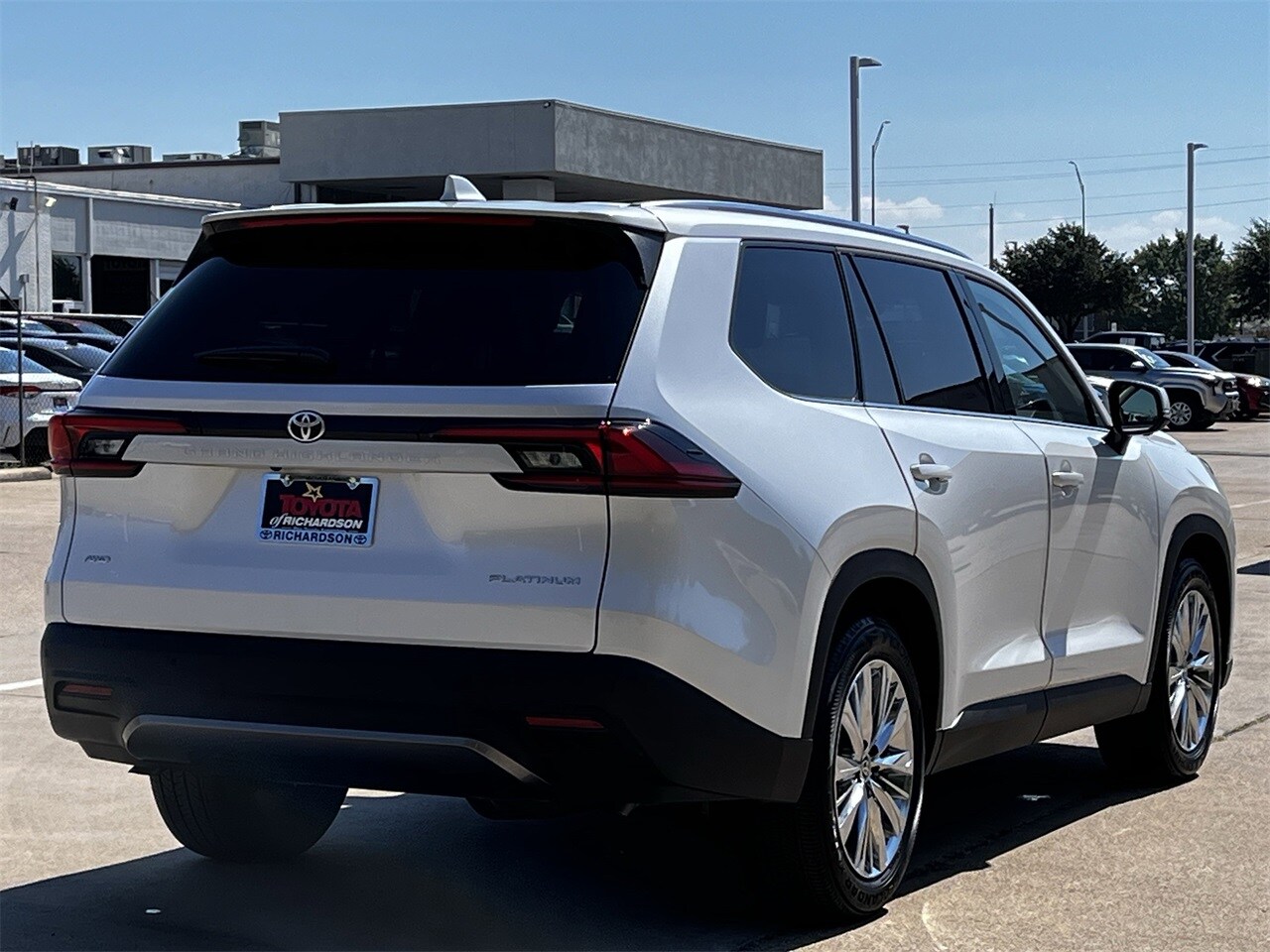 2025 Toyota Grand Highlander Limited photo 3