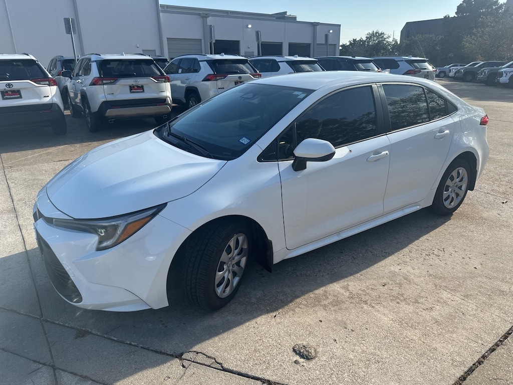 Used 2025 Toyota Corolla Hybrid LE w/8-Inch Toyota Audio Multimedia Sedan