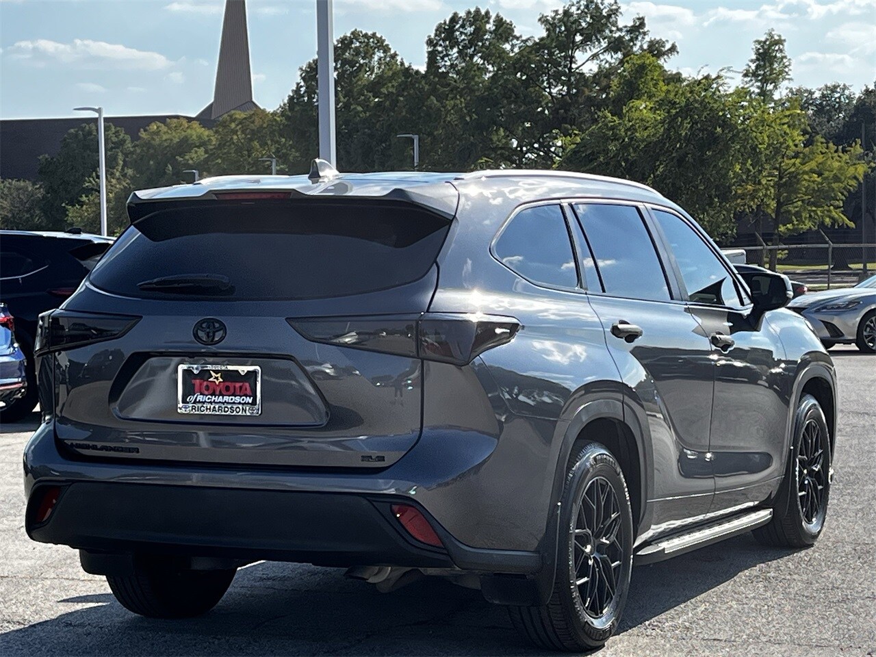 2023 Toyota Highlander XLE photo 3