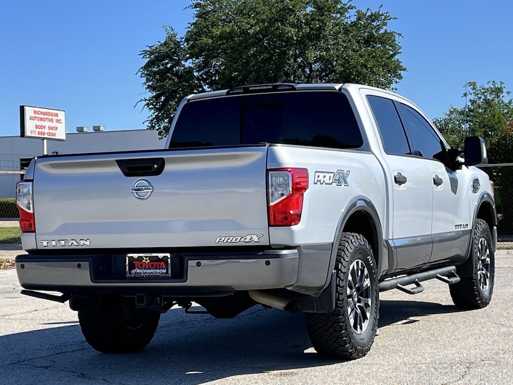 Used 2017 Nissan Titan PRO-4X w/Luxury/Convenience Package Truck Crew Cab