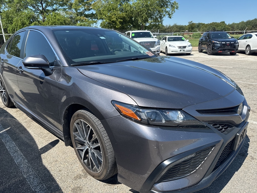 Used 2023 Toyota Camry SE w/18-Inch Alloy/Exterior Parking Camera Sedan