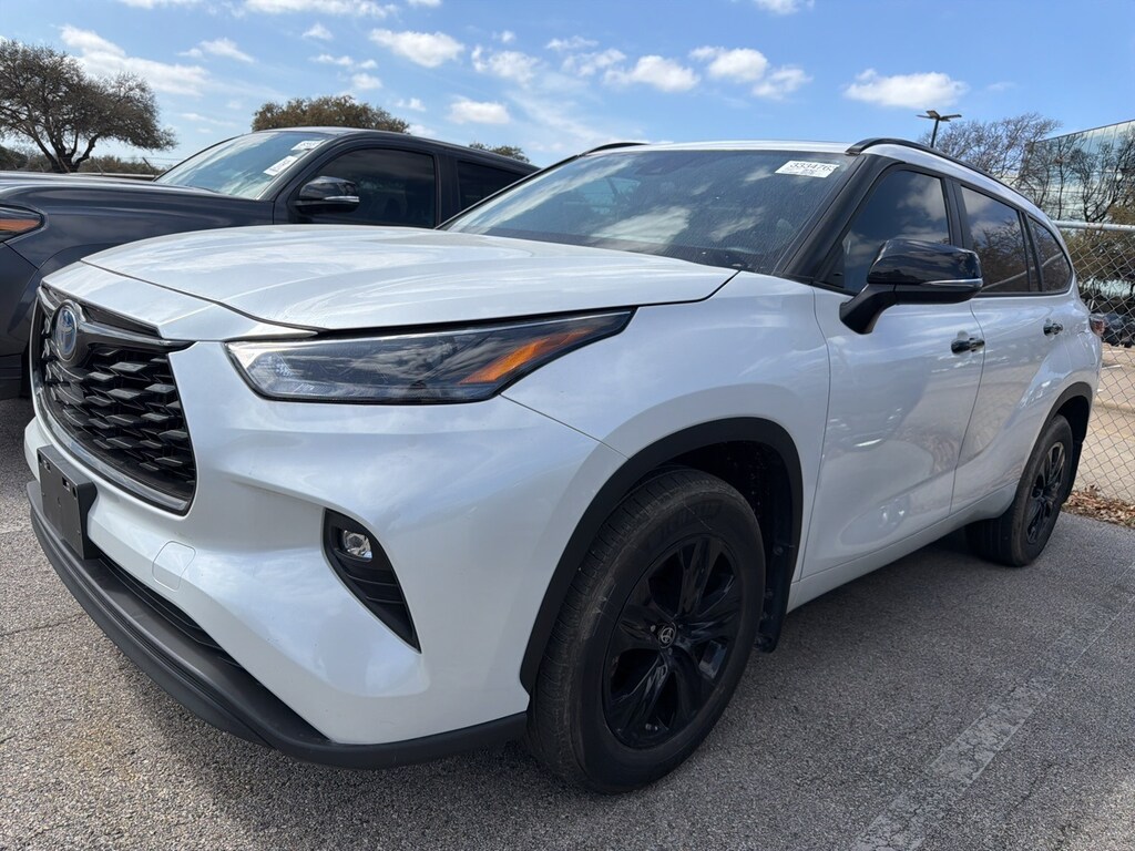 Used 2024 Toyota Highlander Hybrid XLE Nightshade Edition w/Sunroof/Leather SUV