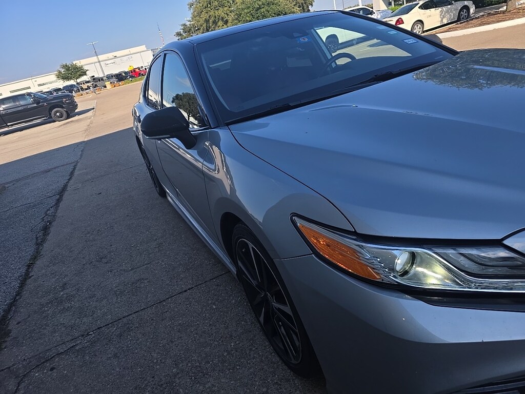 Used 2020 Toyota Camry XSE w/Bi-Tone Exterior/Panoramic-Roof Sedan