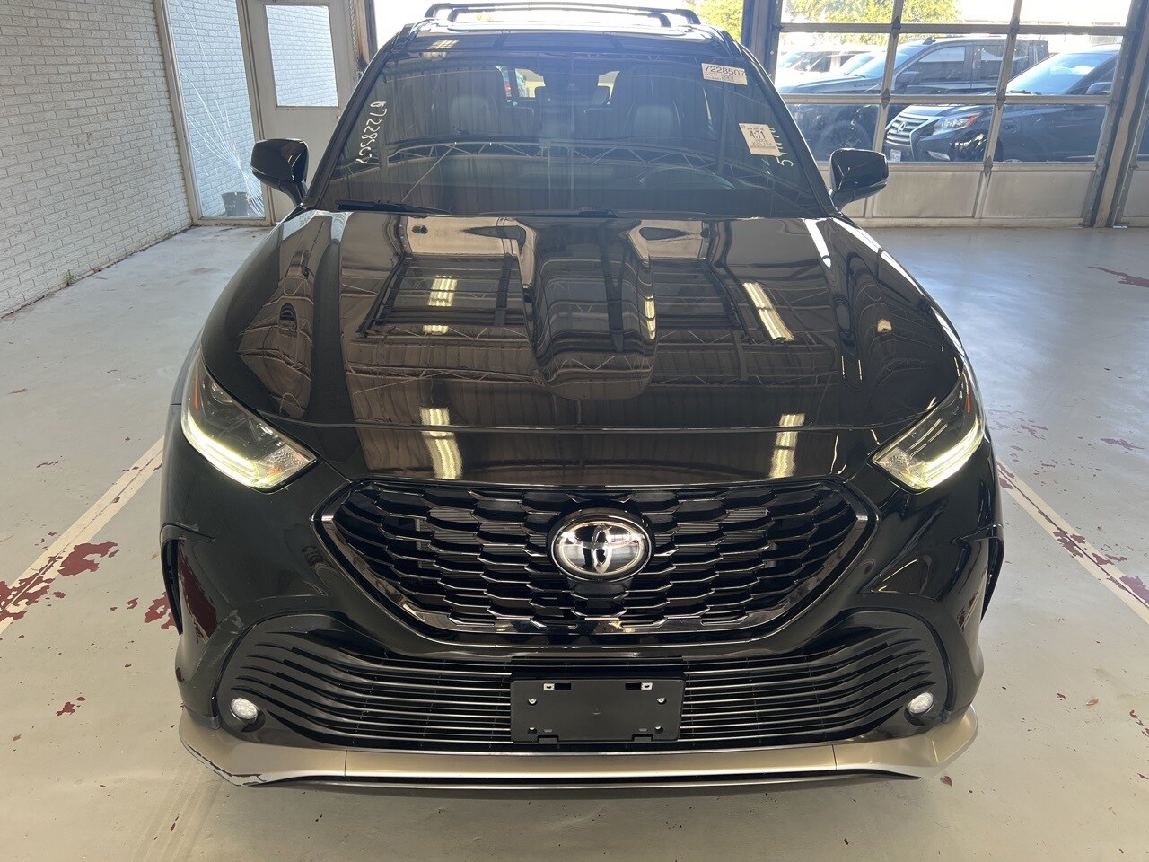 2023 Toyota Highlander XSE photo 2