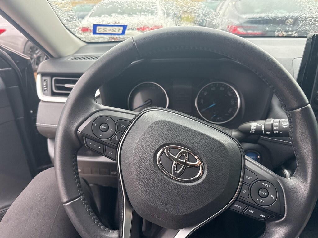 Used 2021 Toyota RAV4 Hybrid XLE Premium w/Moonroof/Leather/18-in Alloy SUV