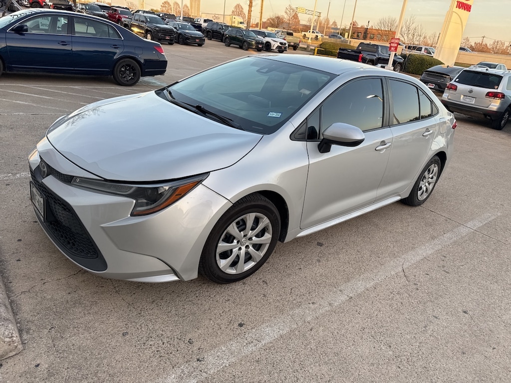Used 2020 Toyota Corolla LE Sedan