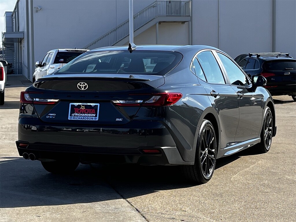 Used 2025 Toyota Camry SE w/Wheels: 18-Inch Black-Finished Alloy Sedan