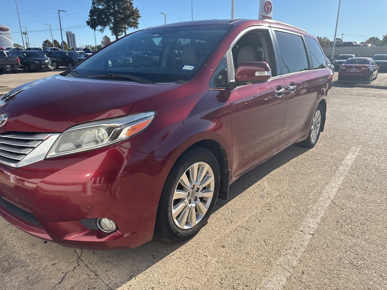 2015 Toyota Sienna Limited's photo