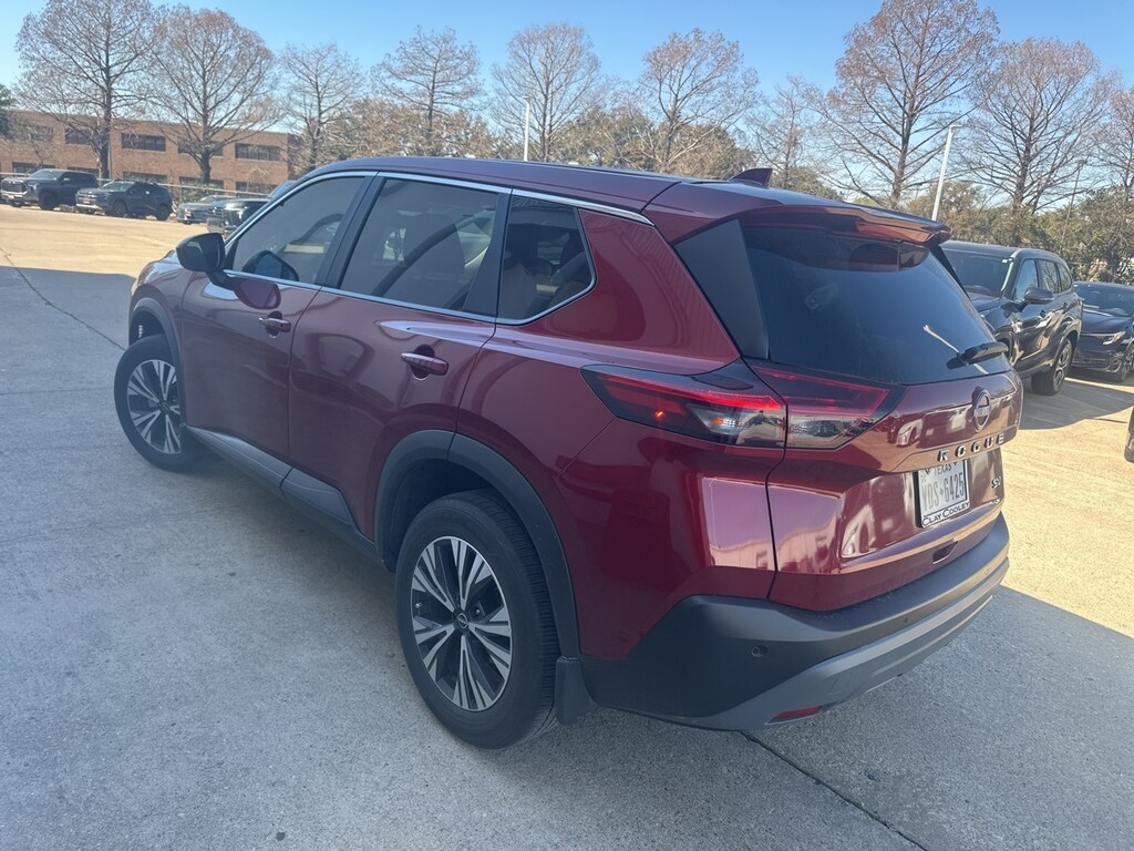 Used 2023 Nissan Rogue SV w/18-Inch Aluminum Alloy Wheels SUV
