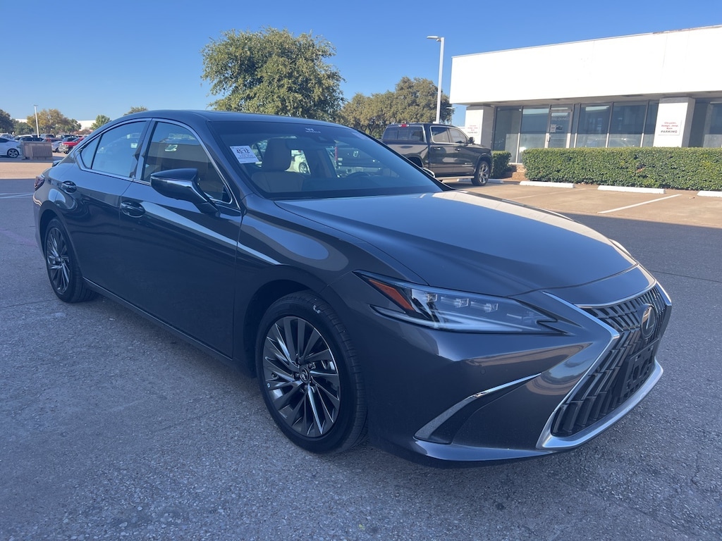 Used 2024 Lexus ES 300h 300h Luxury w/Triple Beam LED Headlamps Sedan