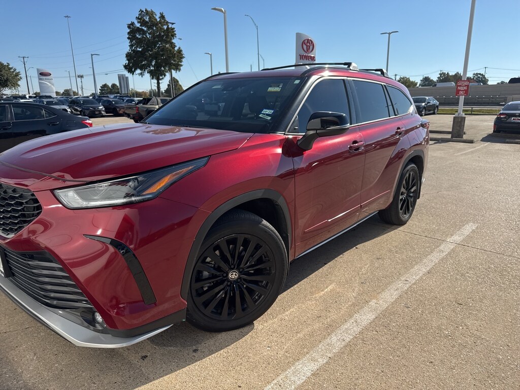 Used 2024 Toyota Highlander XSE w/Sunroof/Leather/20-in Alloy SUV