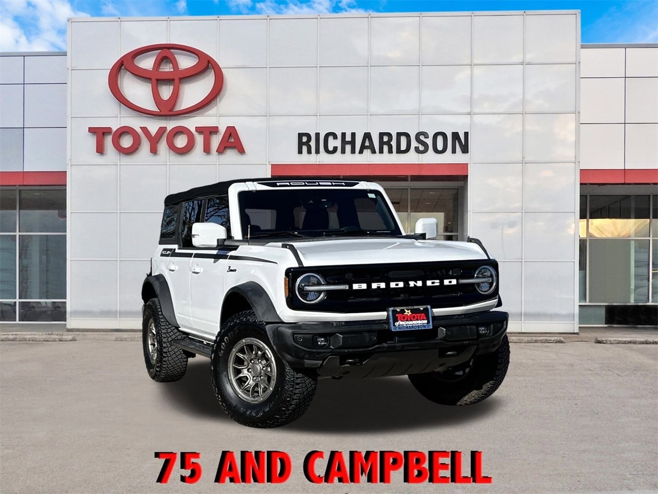 2022 Ford Bronco 4-Door Outer Banks's photo