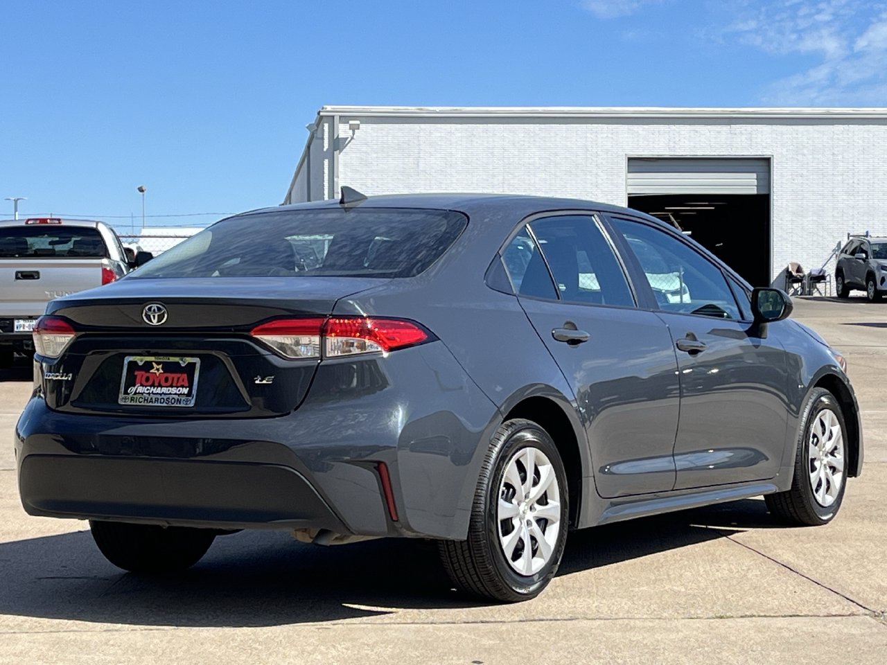 Used 2024 Toyota Corolla LE w/8-in Toyota Audio Multimedia System Sedan