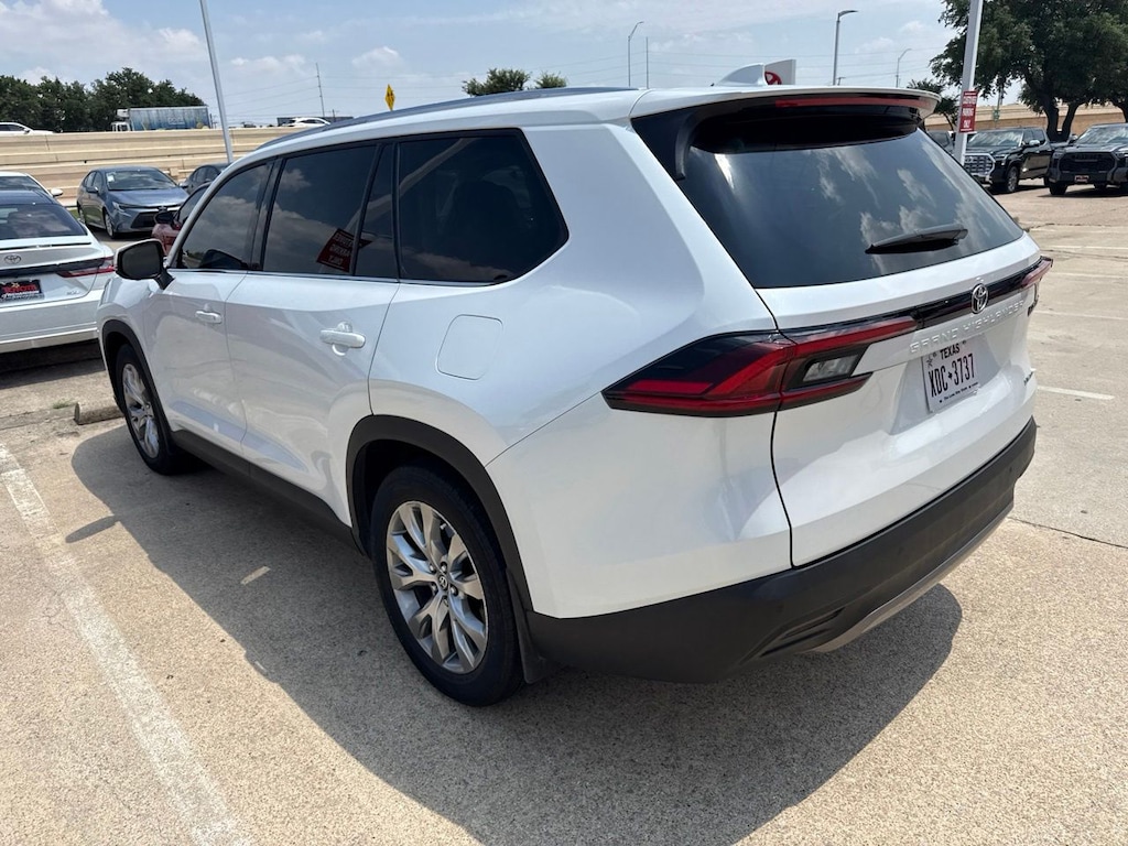 Used 2025 Toyota Grand Highlander Limited w/Navigation/Panoramic Roof SUV