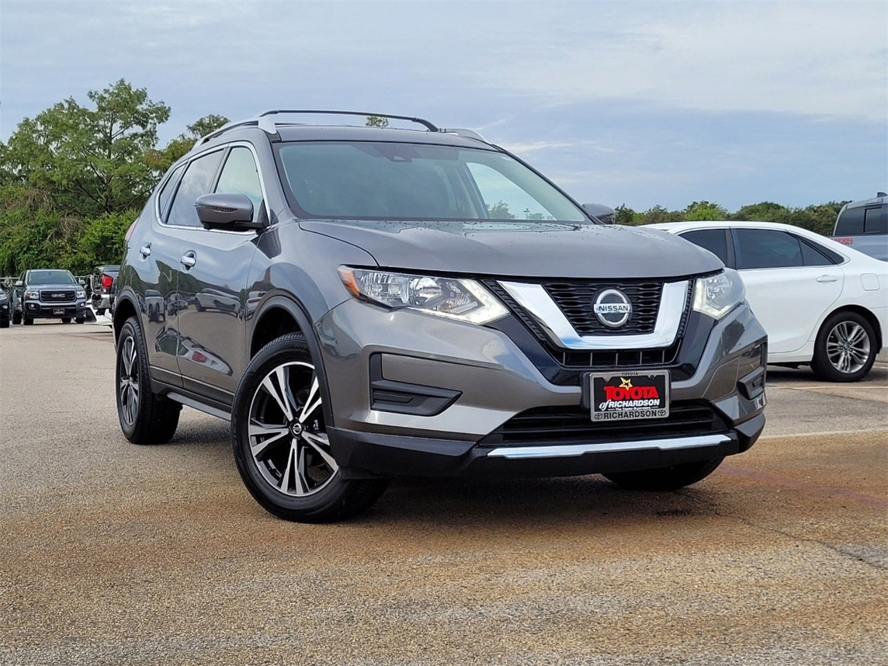 Used 2020 Nissan Rogue SV with VIN JN8AT2MV8LW136637 for sale in Richardson, TX