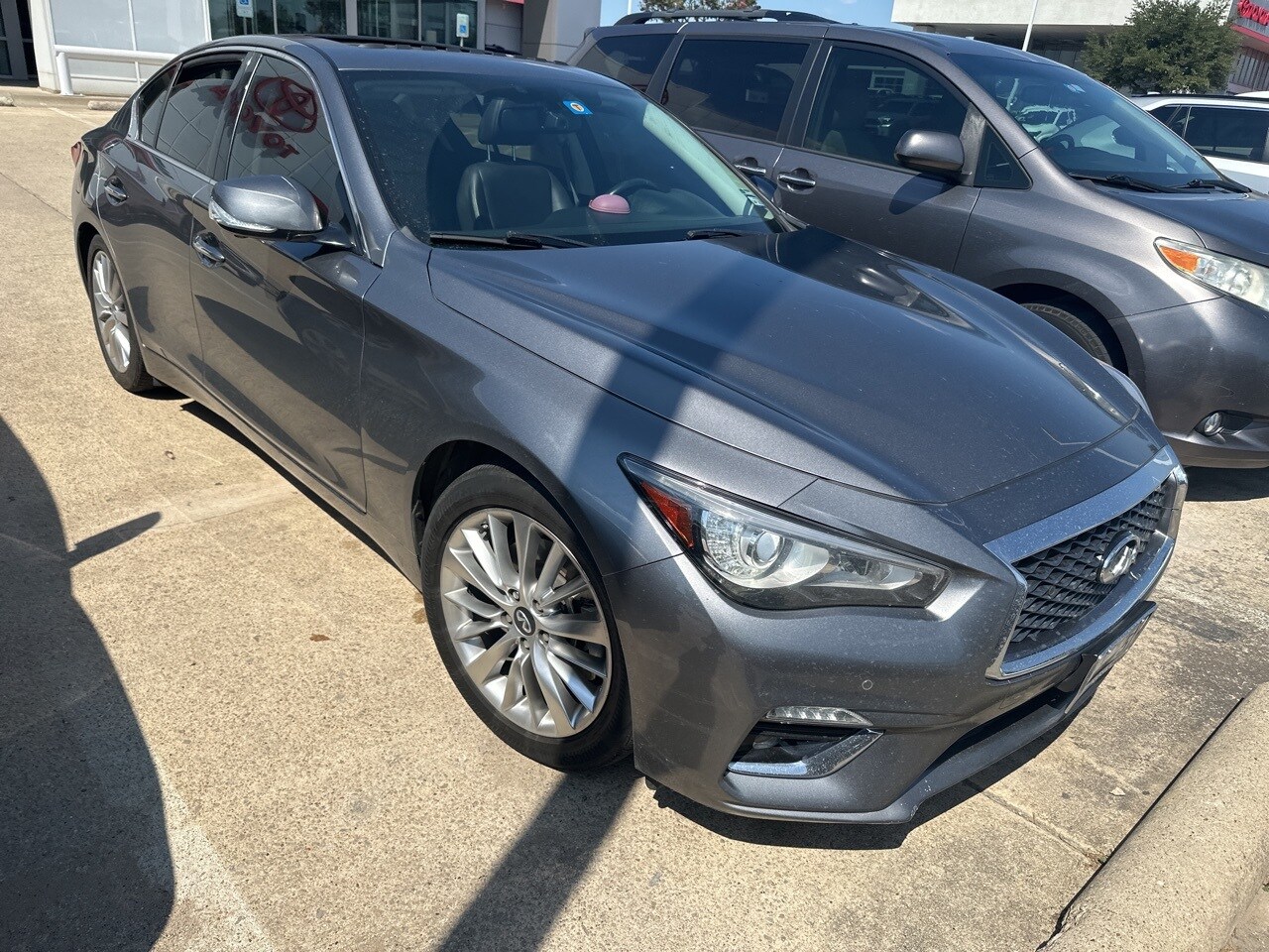 2021 Infiniti Q50 LUXE photo 2