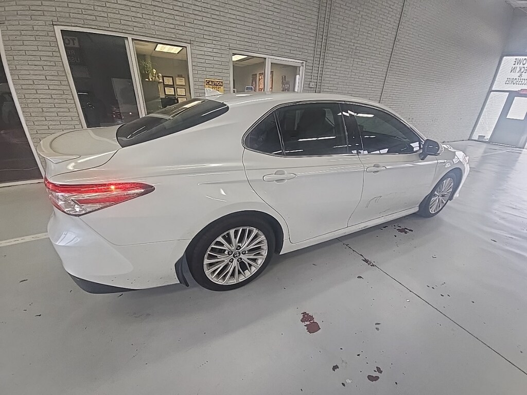 Used 2019 Toyota Camry Hybrid XLE w/Entune 3.0 Audio Plus/18-in Alloy Sedan