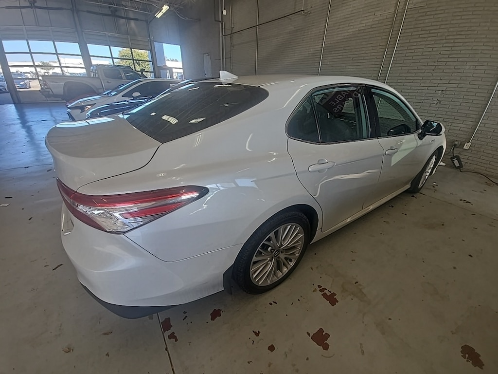 Used 2020 Toyota Camry Hybrid XLE Sedan