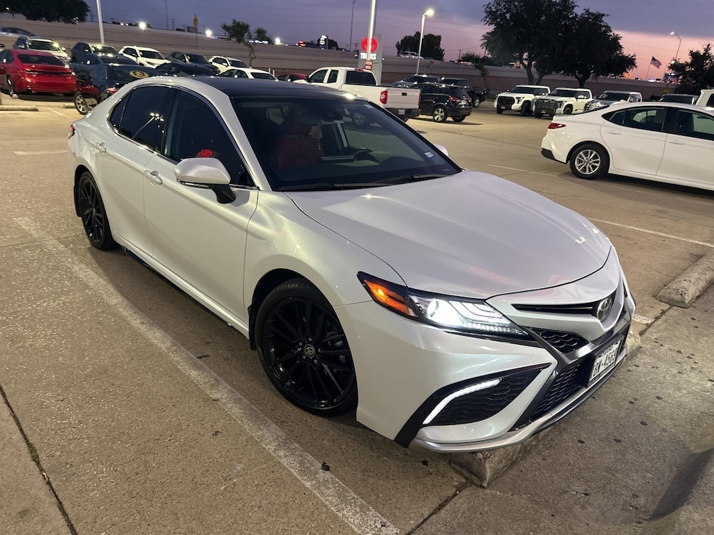 Used 2023 Toyota Camry XSE w/Bi-Tone Exterior/Red Leather Interior Sedan