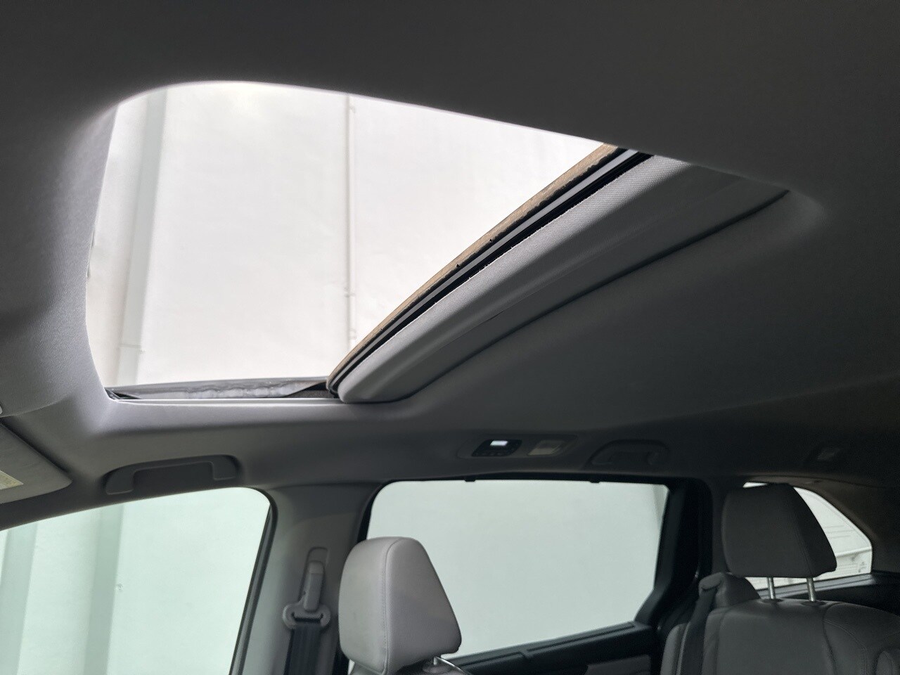 2020 Honda Odyssey EX-L photo 3