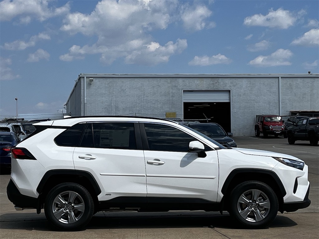 New 2025 Toyota RAV4 Hybrid XLE SUV