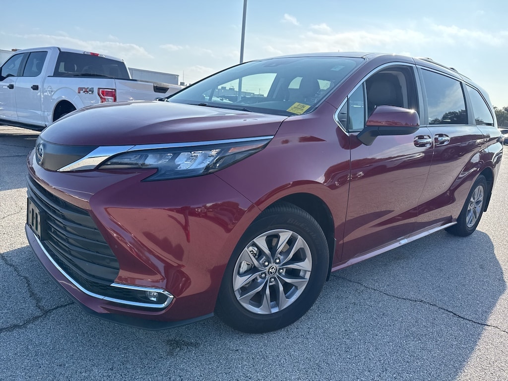 Used 2024 Toyota Sienna XLE 7 Passenger Van Passenger Van