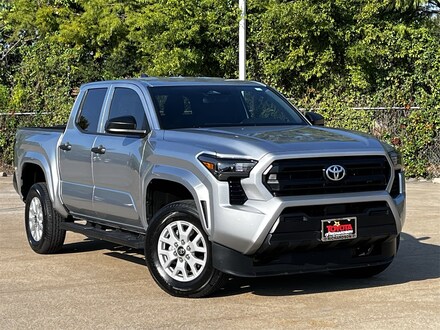 2025 Toyota Tacoma SR w/8-in Toyota Audio Multimedia Truck Double Cab