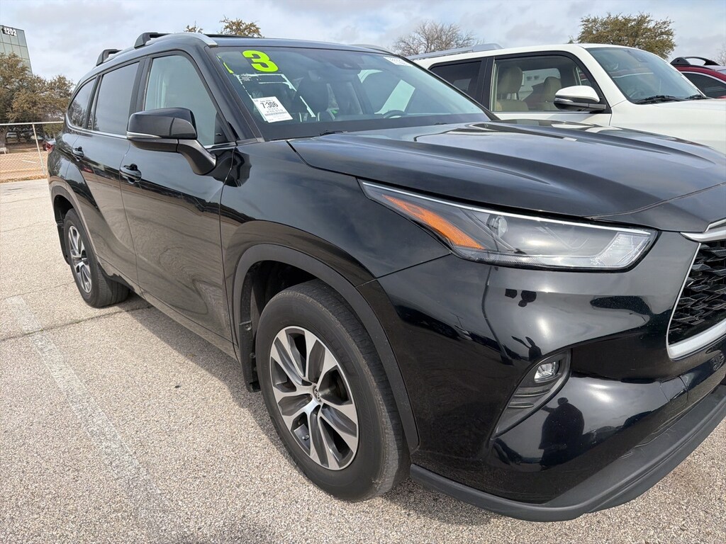 Used 2023 Toyota Highlander XLE SUV