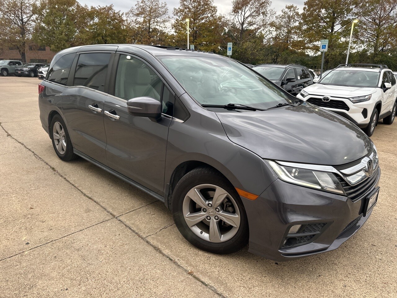 2020 Honda Odyssey EX-L photo 2