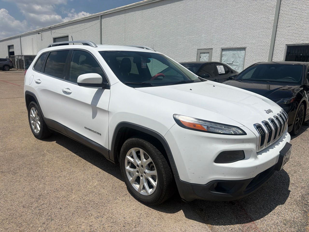 Used 2018 Jeep Cherokee Latitude Plus with VIN 1C4PJLLB4JD584570 for sale in Richardson, TX