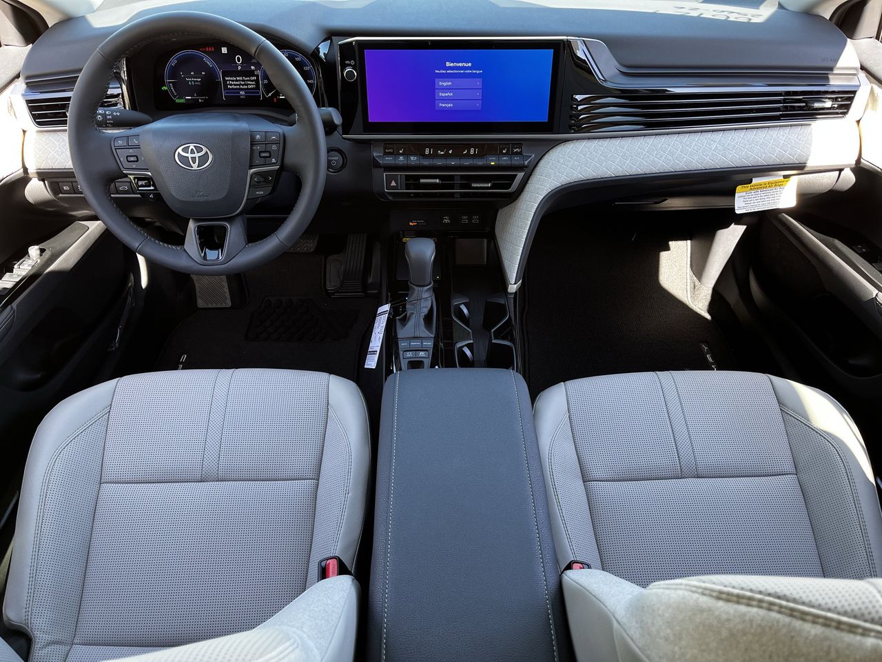 2026 Toyota Camry XLE - Photo 9