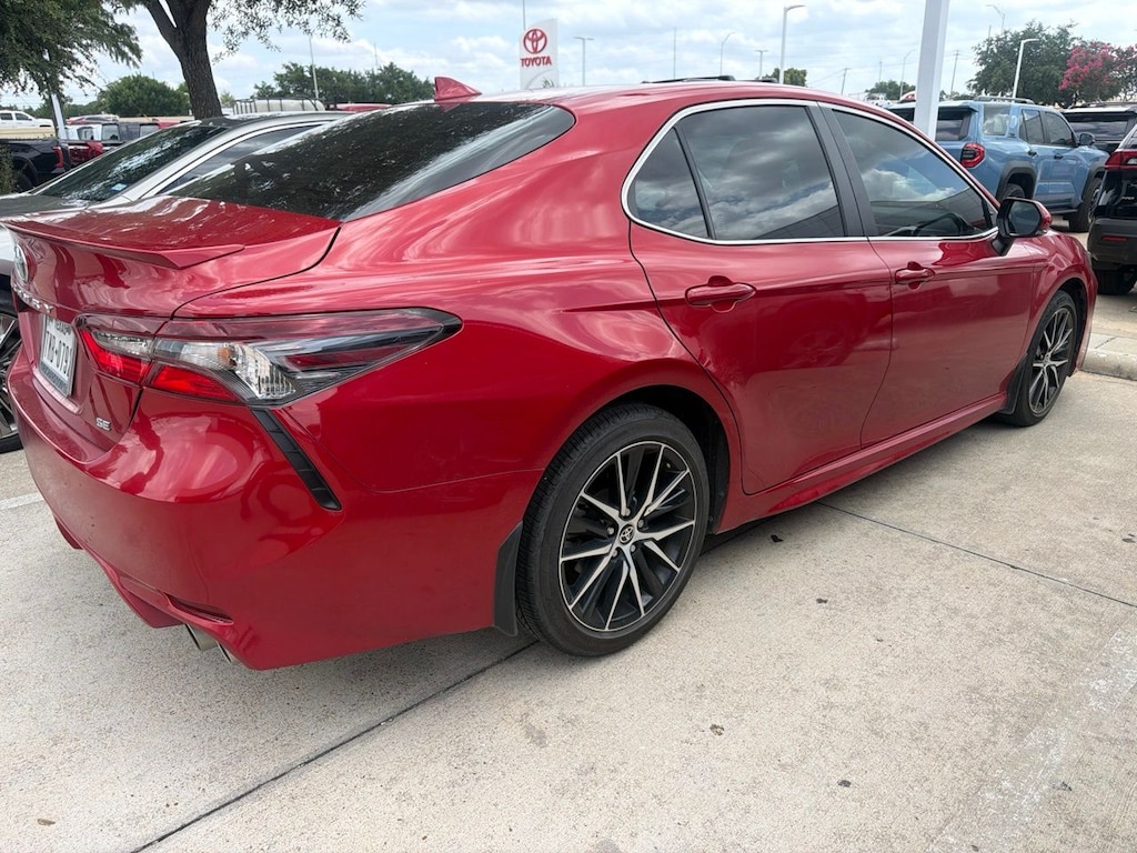 Used 2024 Toyota Camry SE w/Sport Softex Seat Trim/18-in Alloy Wheels Sedan