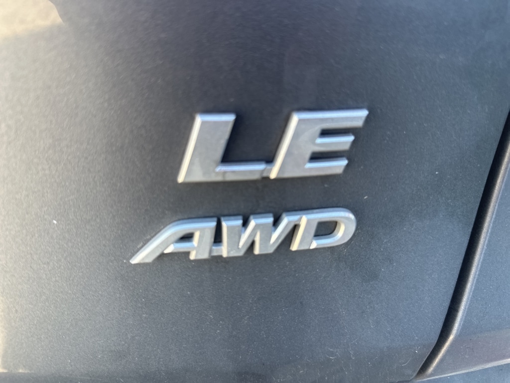 Used 2022 Toyota RAV4 LE w/Apple Carplay/Android Auto SUV