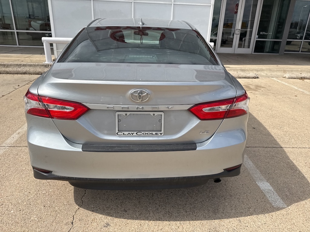 Used 2020 Toyota Camry LE w/7.5J x 17-Inch Alloy Wheels Sedan