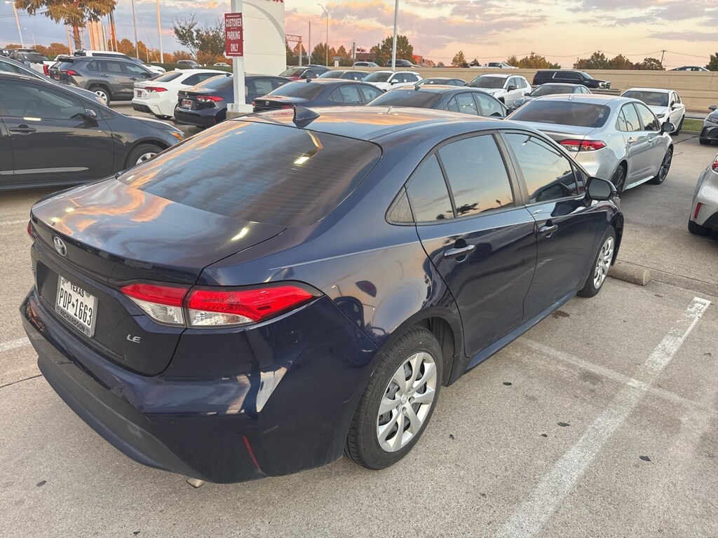 Used 2021 Toyota Corolla LE w/Premium Fabric Seat Trim Sedan