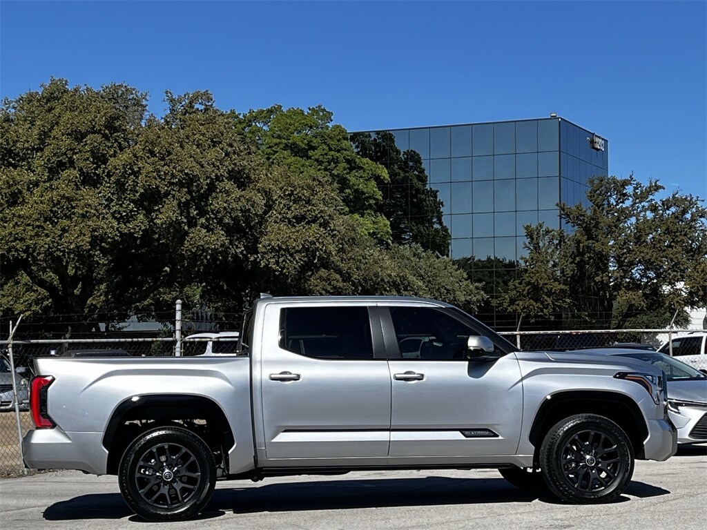 Used 2024 Toyota Tundra Platinum w/Navigation/Panoramic-Roof/Leather Truck CrewMax