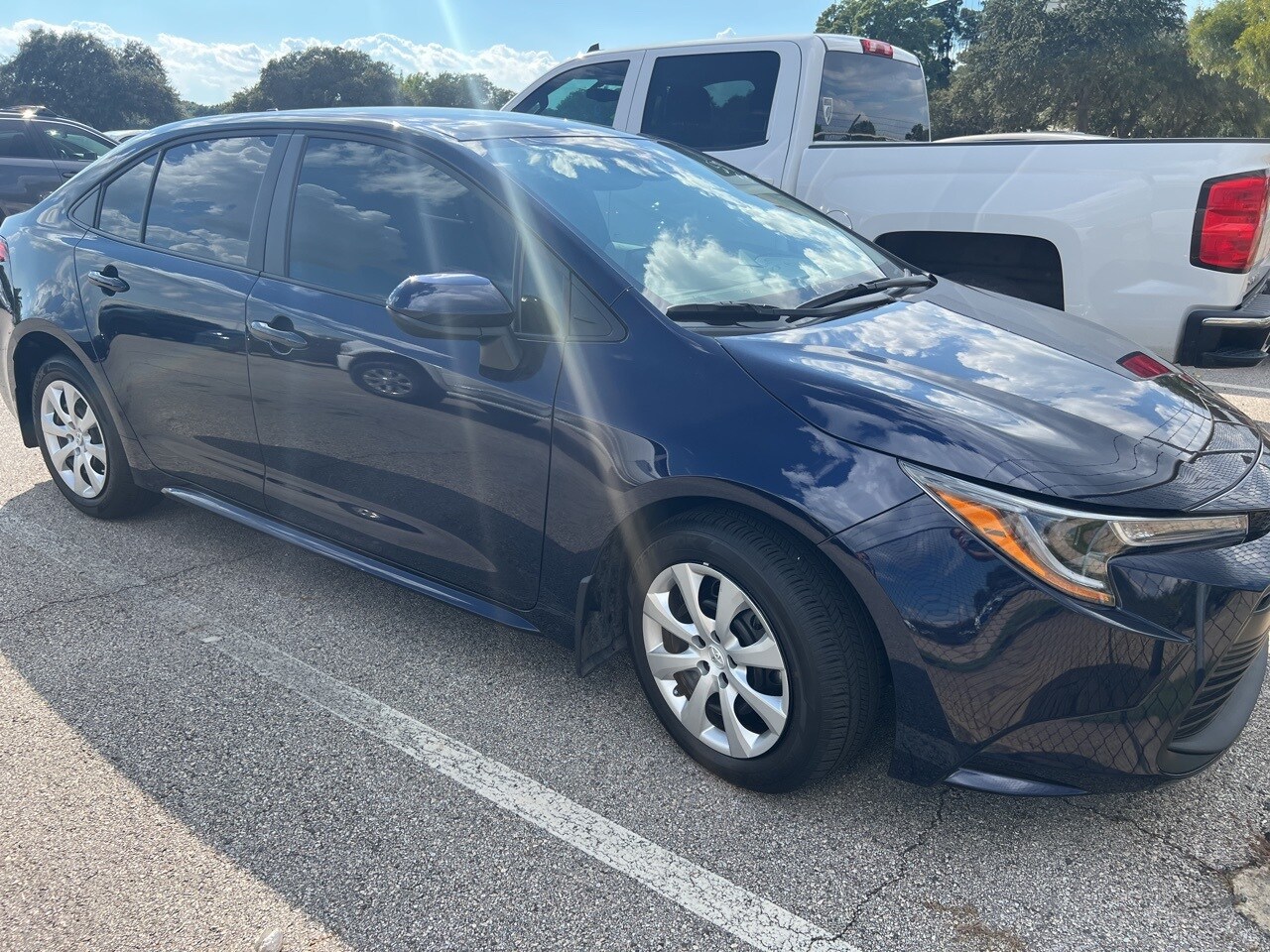 2025 Toyota Corolla LE photo 2