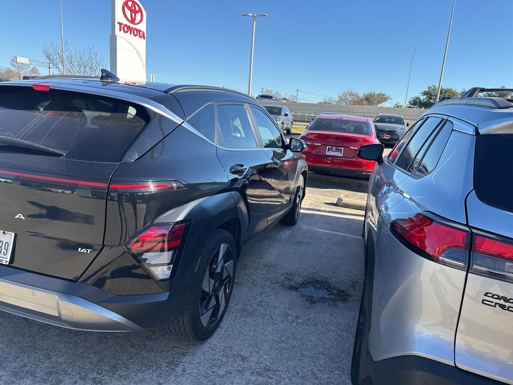 Used 2024 Hyundai Kona Limited w/Navigation/Sunroof/Leatherette/19-in All SUV