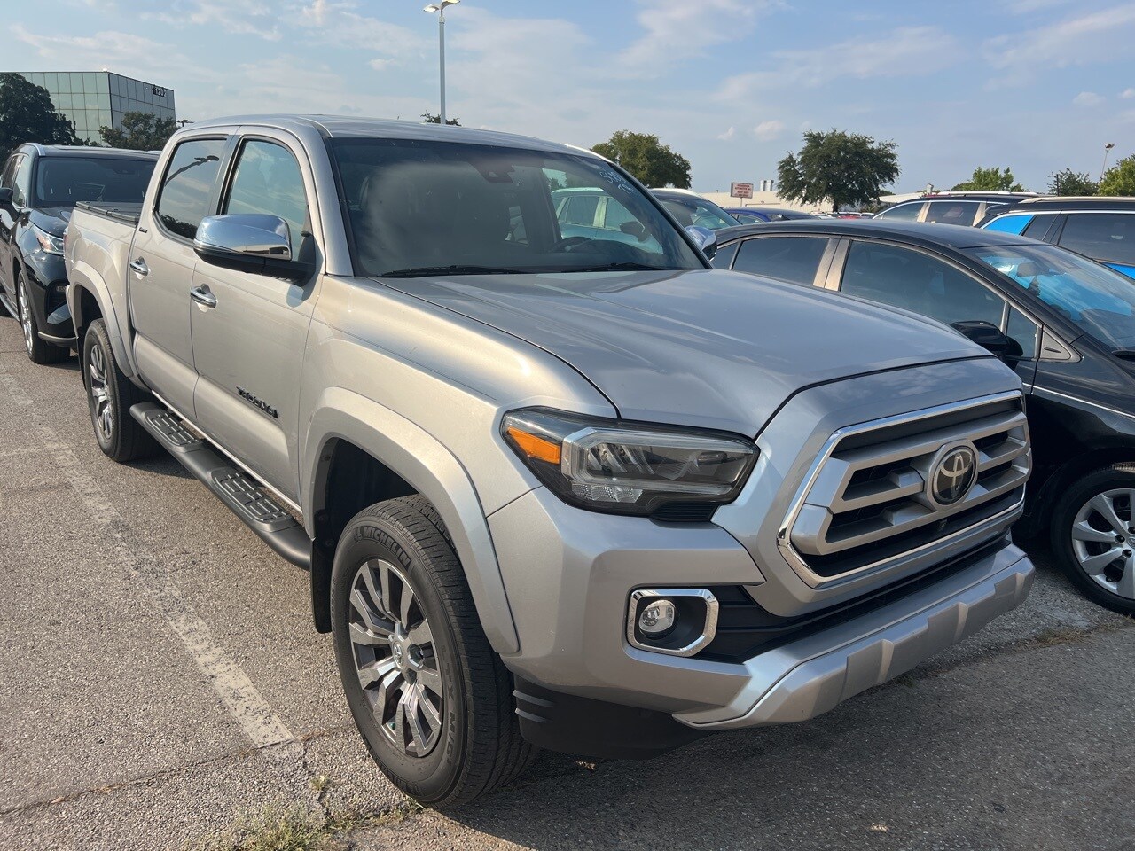 2020 Toyota Tacoma Limited V6 photo 3