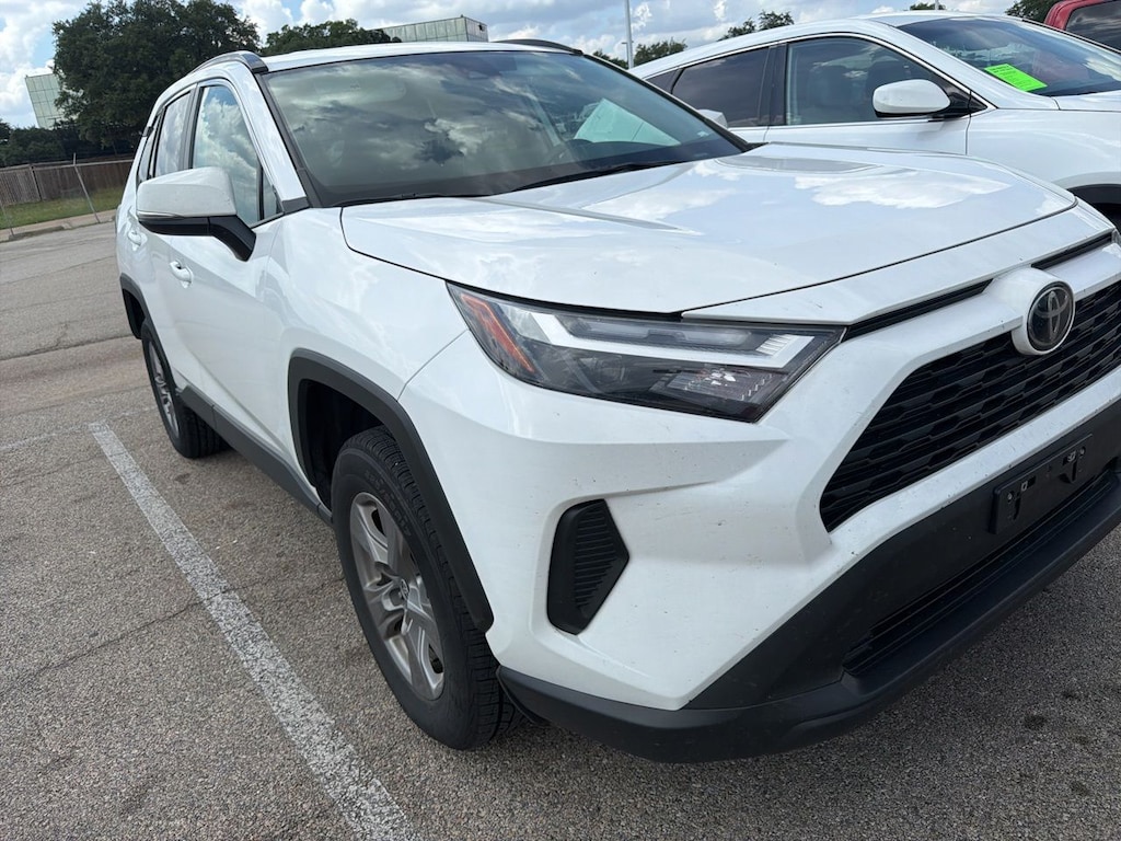 Used 2024 Toyota RAV4 XLE Wheels: w/17-Inch 5-Spoke Silver Alloy SUV