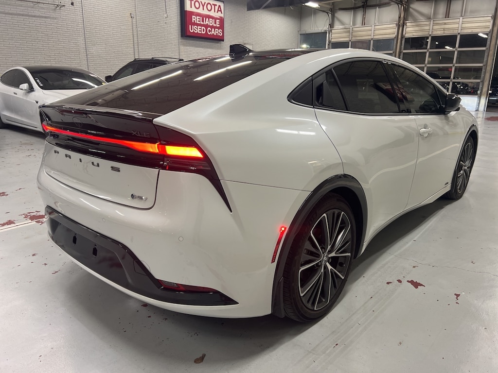 Used 2024 Toyota Prius XLE w/Limited Premium Package/Panoramic-Roof Hatchback