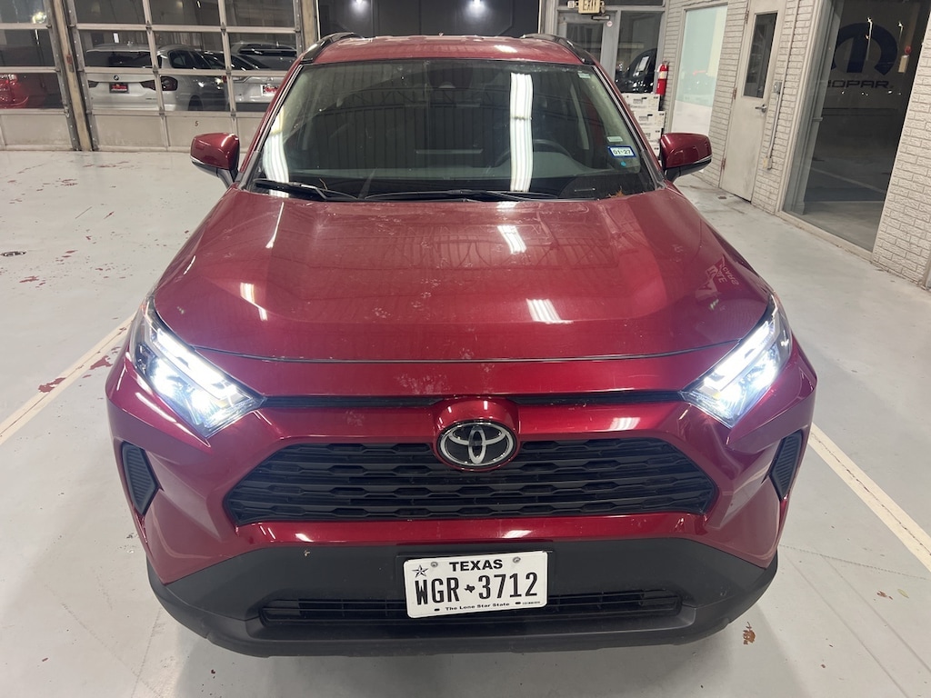 Used 2025 Toyota RAV4 XLE w/Wheels: 17-in 5-Spoke Silver Alloy SUV