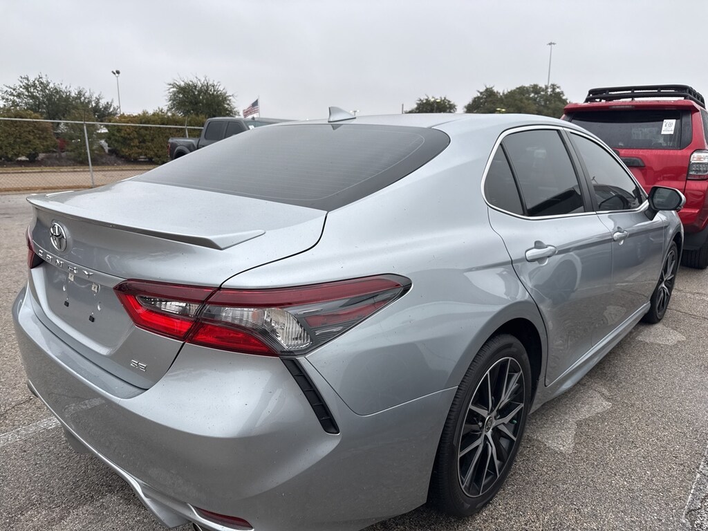 Used 2023 Toyota Camry SE w/18-in Alloy/Sport Softex Seat Trim w/Fabric Sedan