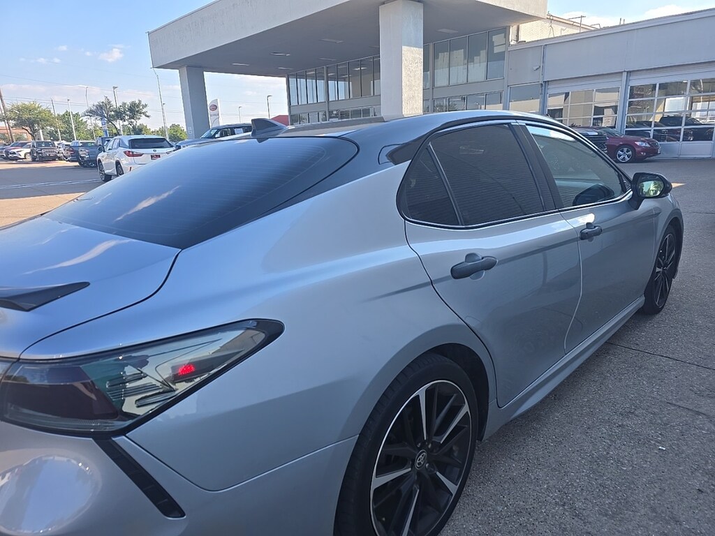 Used 2020 Toyota Camry XSE w/Bi-Tone Exterior/Panoramic-Roof Sedan