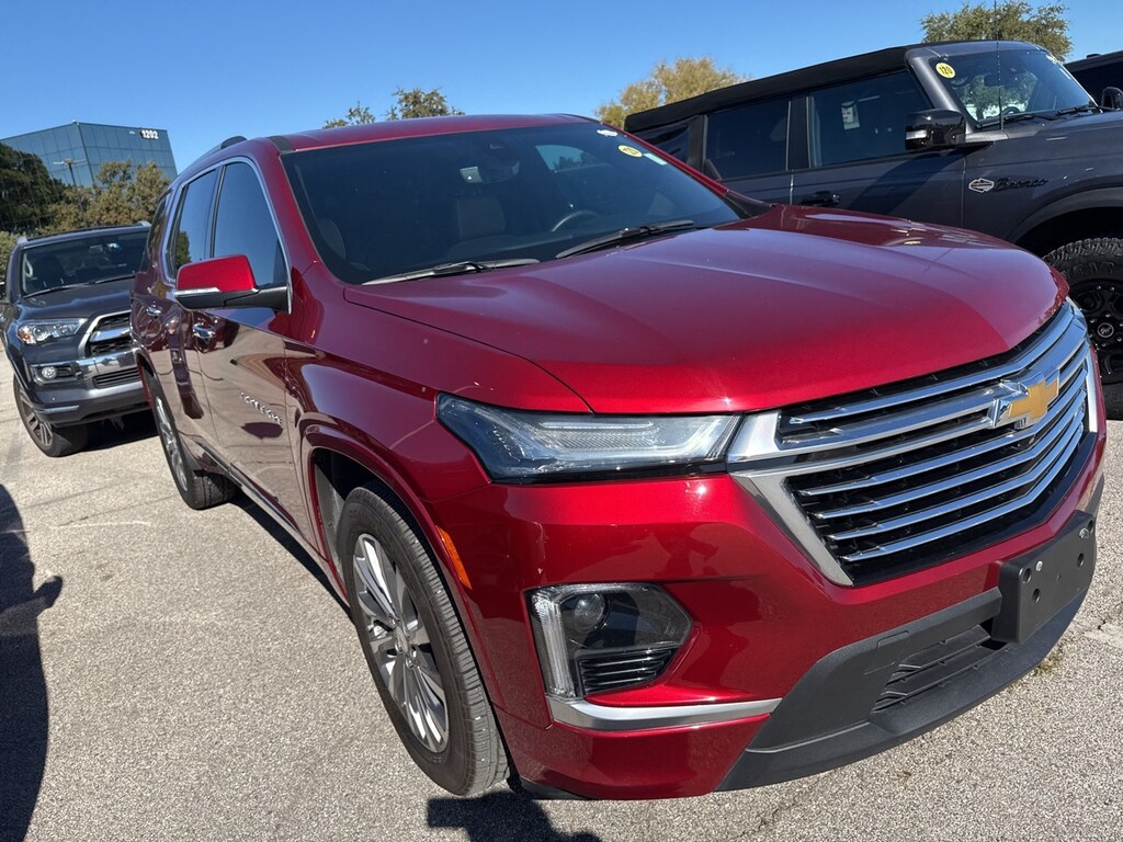 Used 2023 Chevrolet Traverse Premier w/Dual Skyscape 2-Panel Sunroof SUV