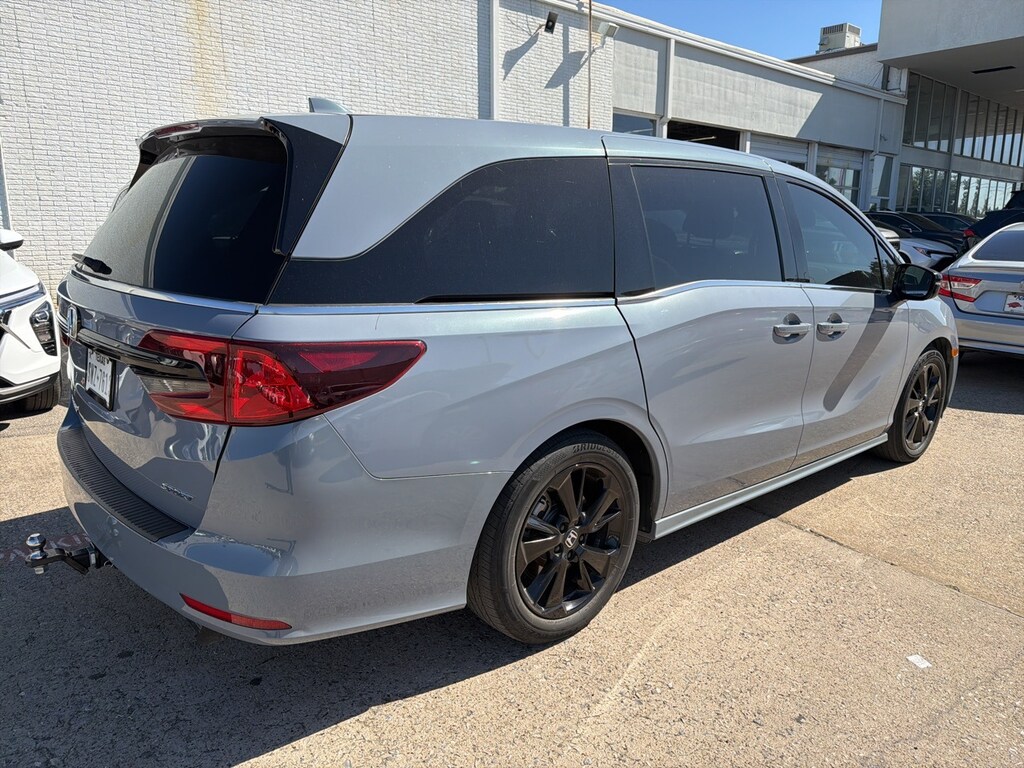 Used 2023 Honda Odyssey Sport w/Sunroof/Leather/19-in Alloy Van