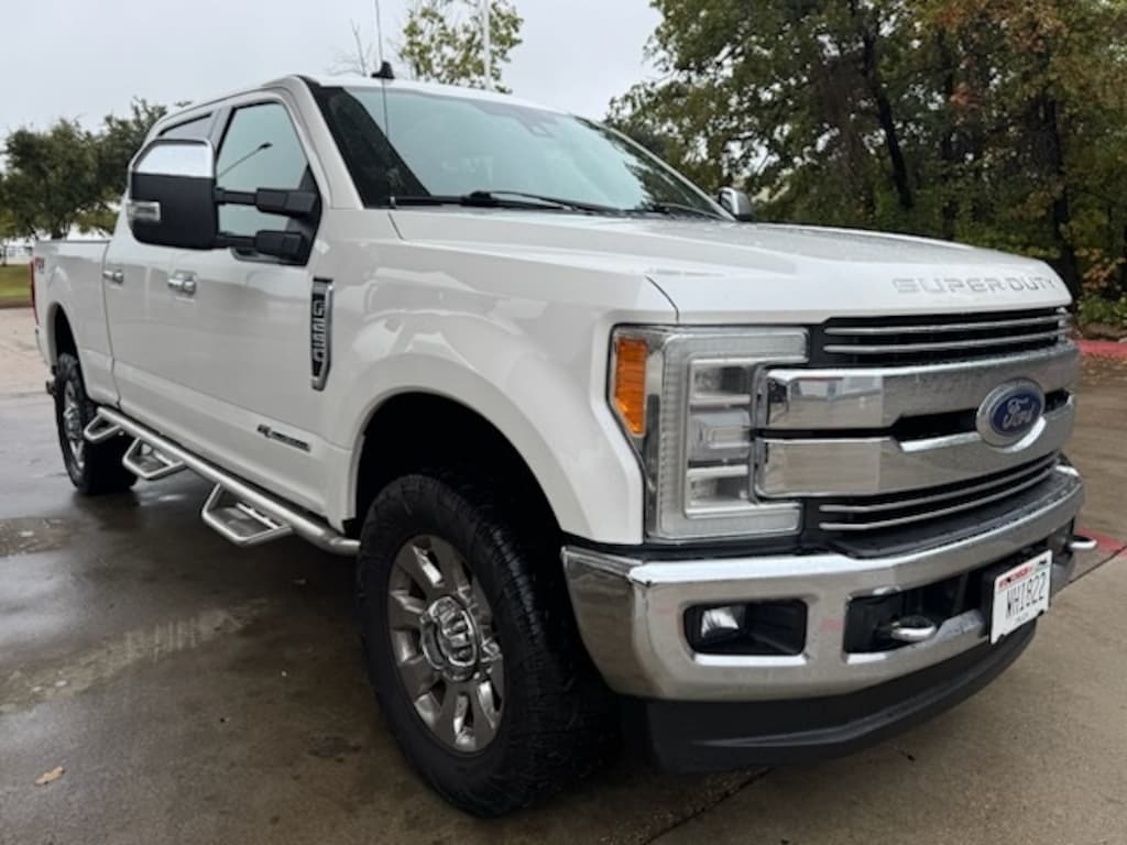Used 2019 Ford F-250 Lariat w/FX4 Off-Road Package/Chrome Package Truck Crew Cab