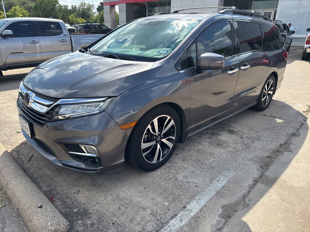 2019 Honda Odyssey Elite's photo