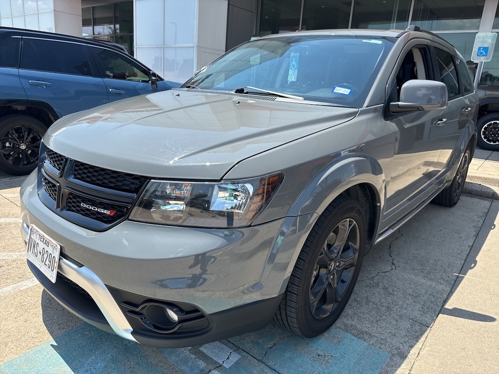 Used 2020 Dodge Journey Crossroad w/19-in. Black Noise Alloy/SR SUV